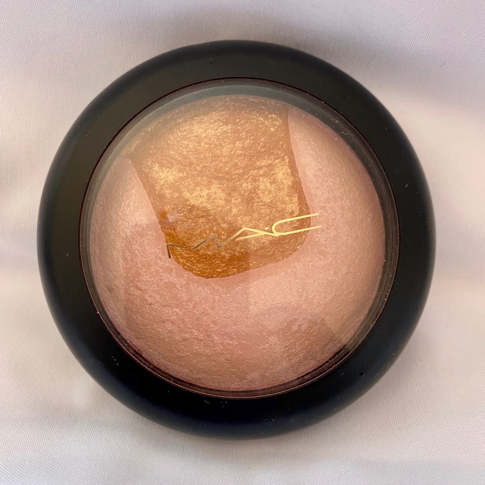 MAC Mineralized Skin Finish